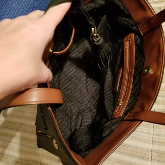 STEVE MADDEN Leather Tote w/coin pouch - Picture 6 of 8